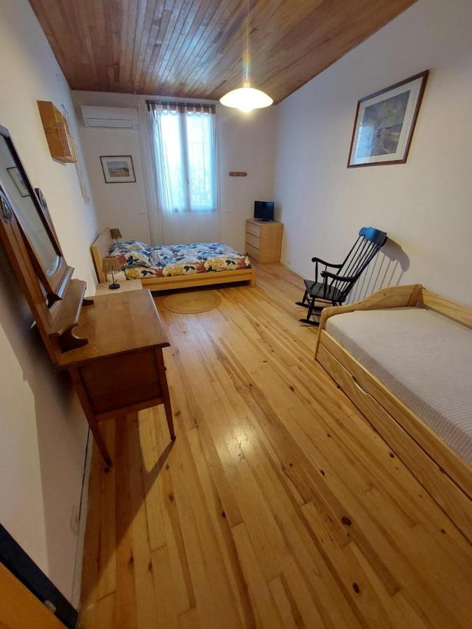 Chambres D'Hotes : Les Maisons De Gaia Tuchan エクステリア 写真