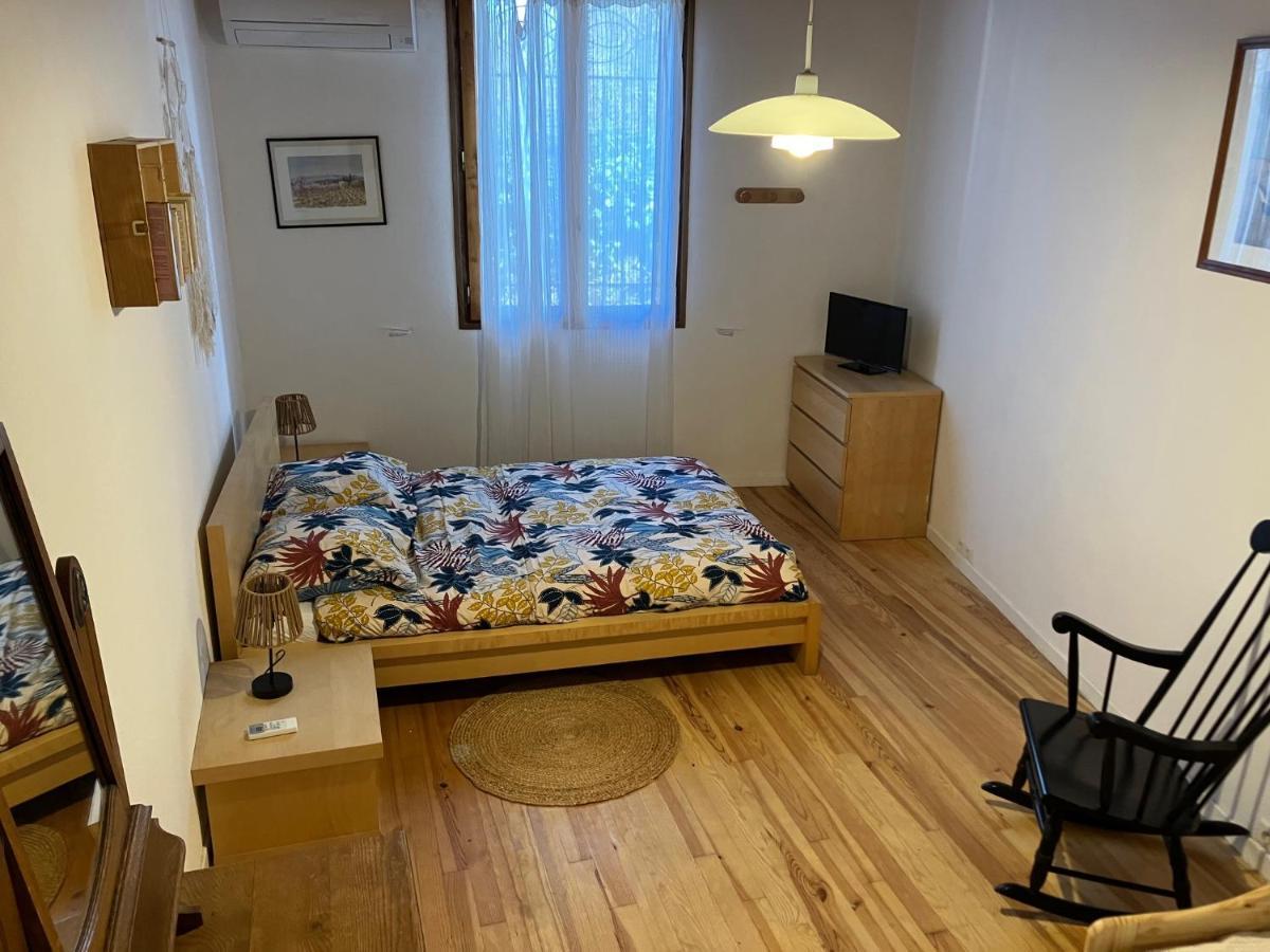 Chambres D'Hotes : Les Maisons De Gaia Tuchan エクステリア 写真
